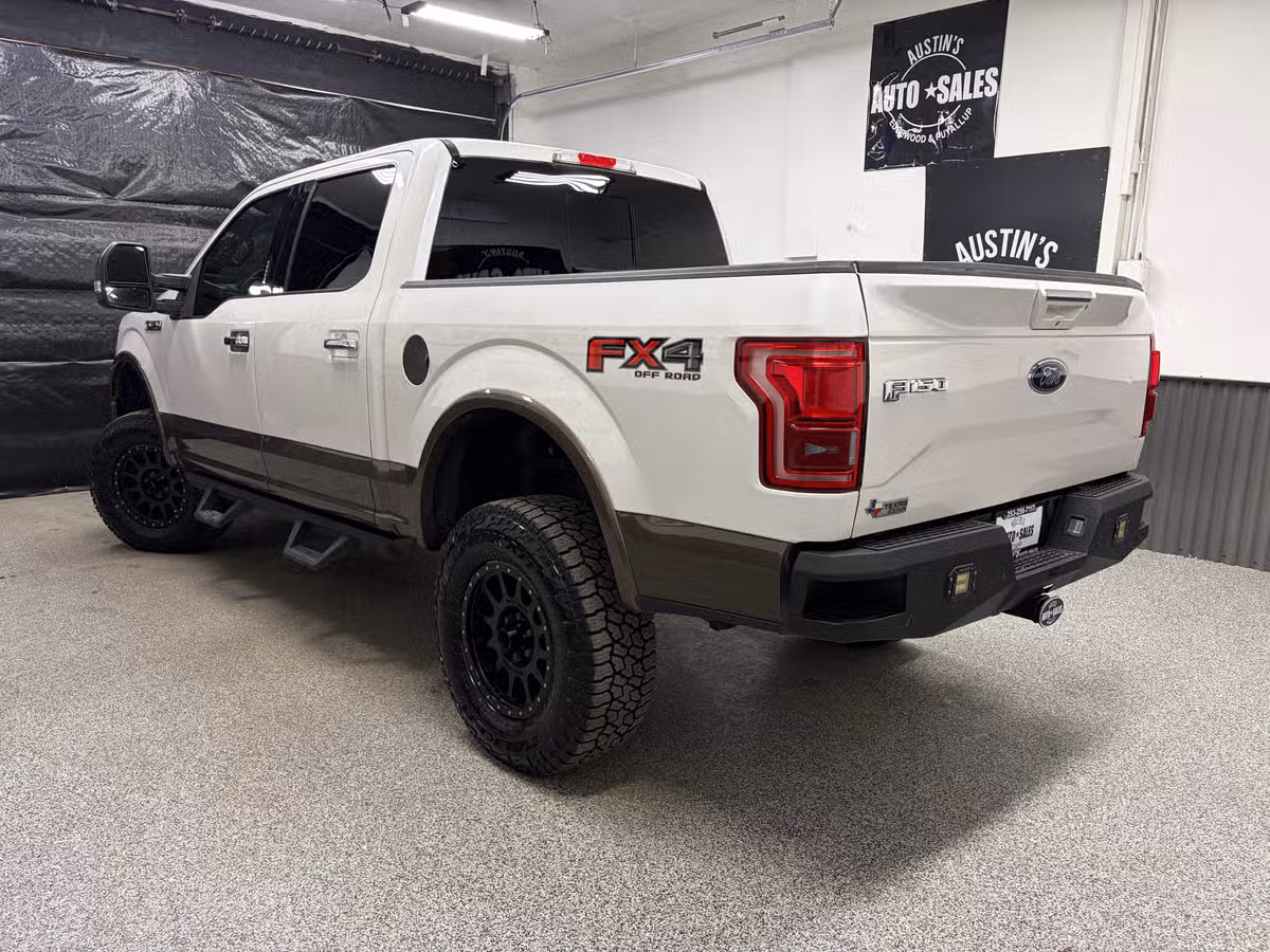 2017 Ford F-150 Lariat SuperCrew Image 8