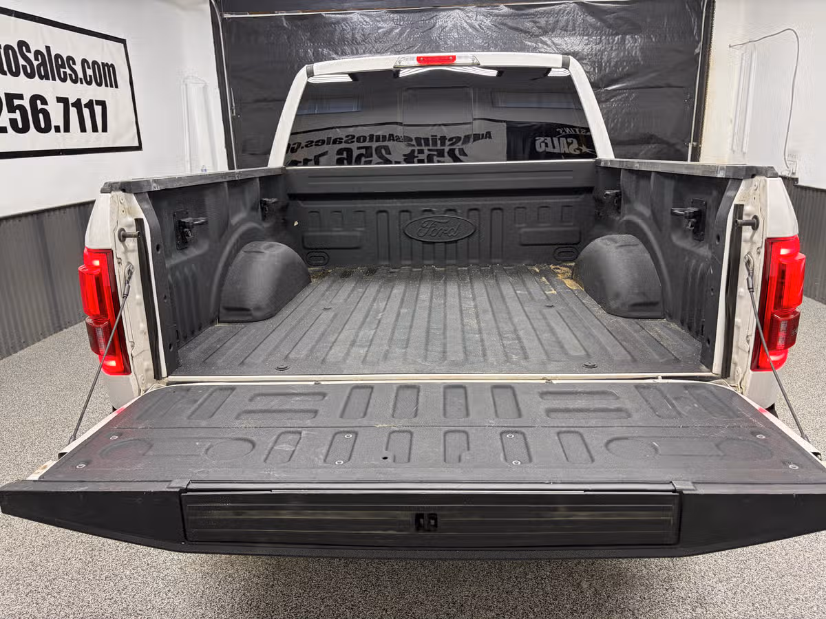 2017 Ford F-150 Lariat SuperCrew Image 23