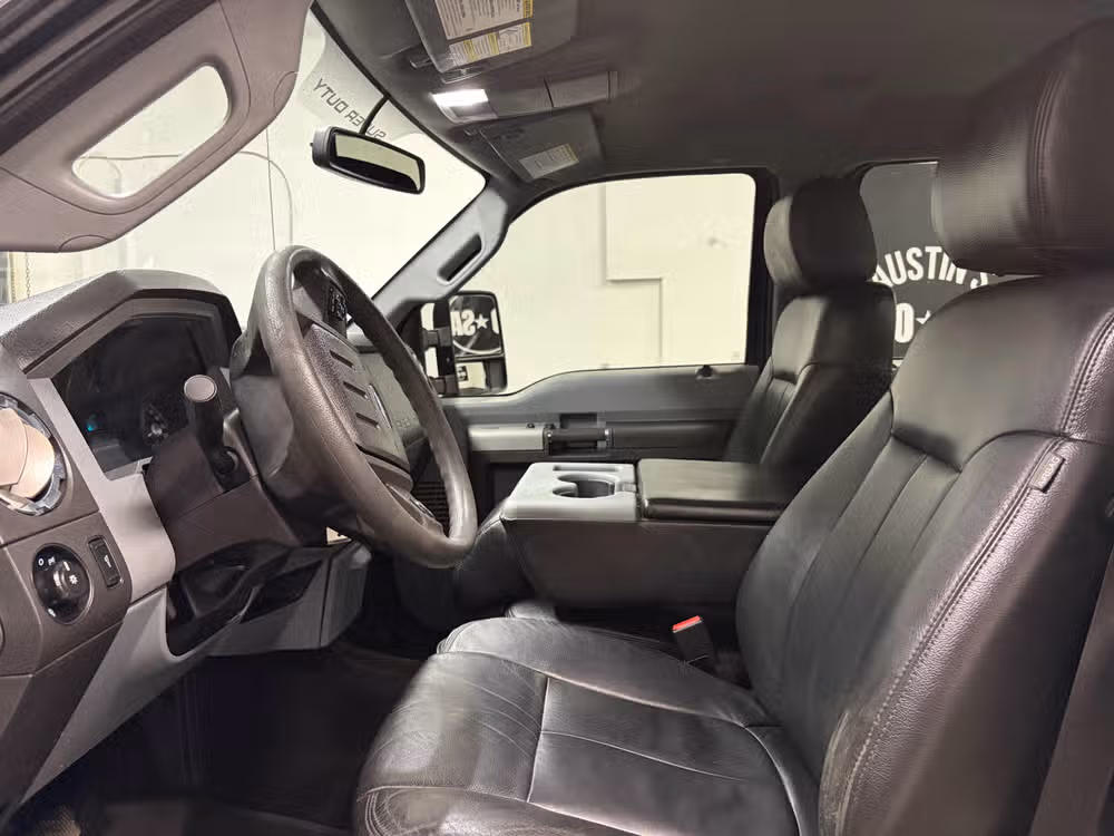 2013 Ford F-250 Super Duty Lariat Crew Cab Image 16