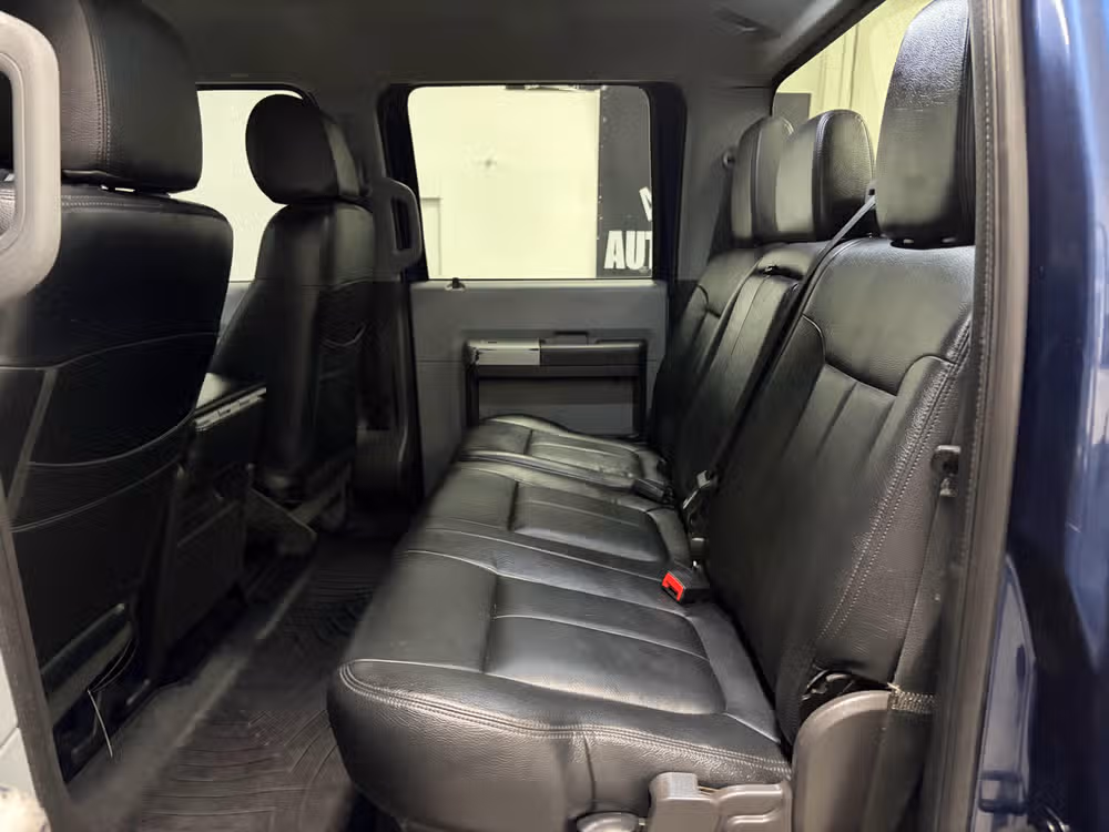 2013 Ford F-250 Super Duty Lariat Crew Cab Image 17