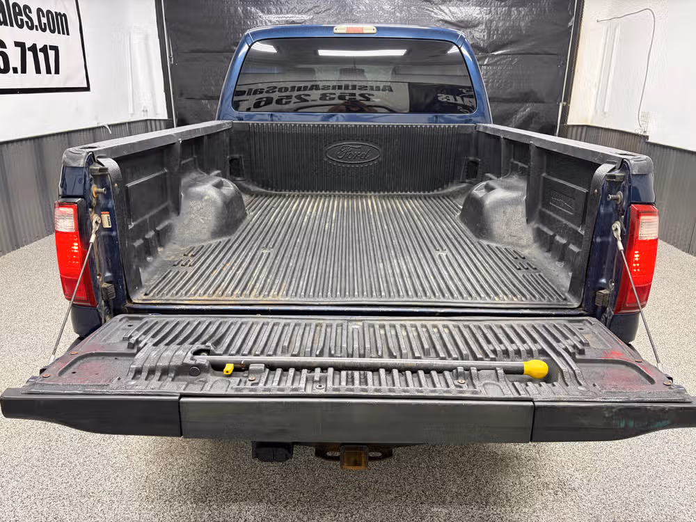2013 Ford F-250 Super Duty Lariat Crew Cab Image 18