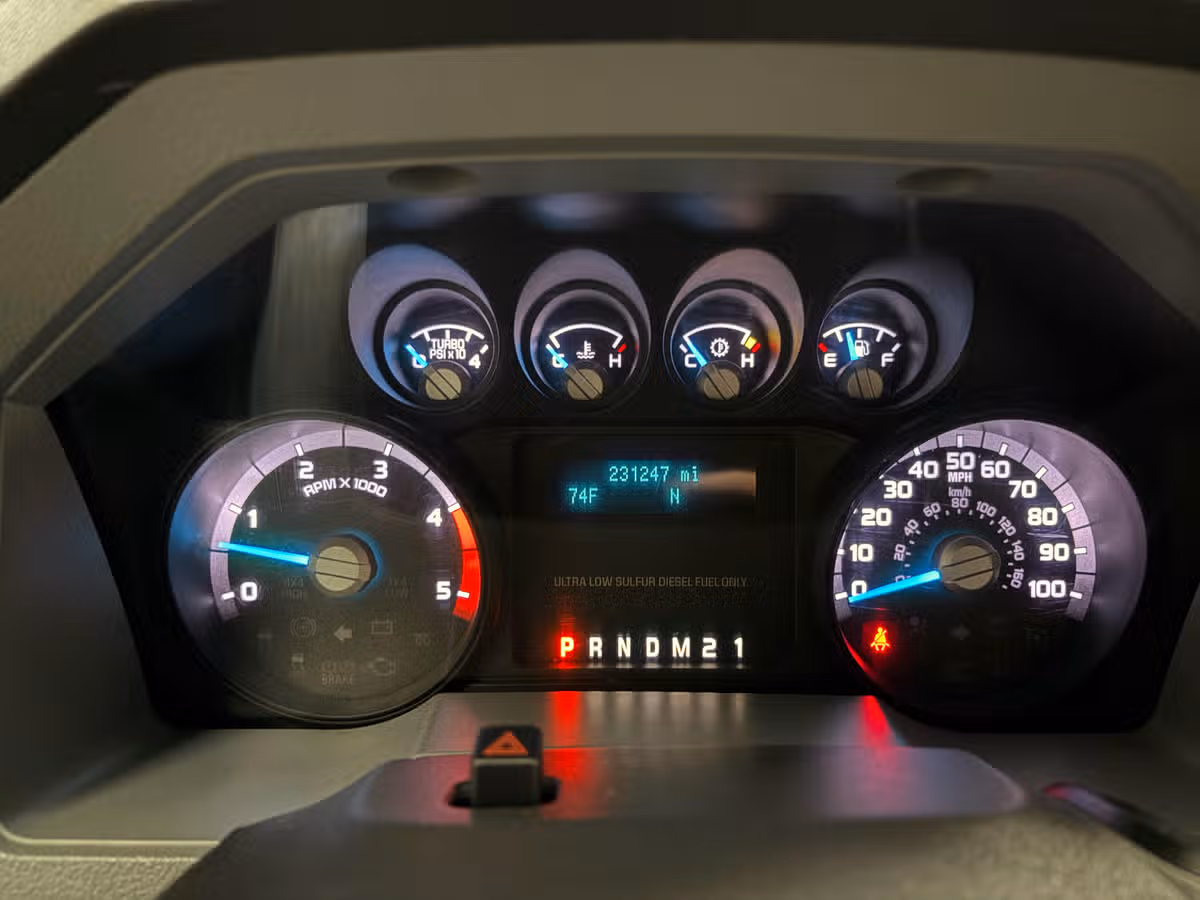 2013 Ford F-250 Super Duty Lariat Crew Cab Image 12