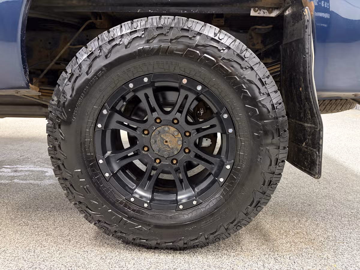 2013 Ford F-250 Super Duty Lariat Crew Cab Image 9