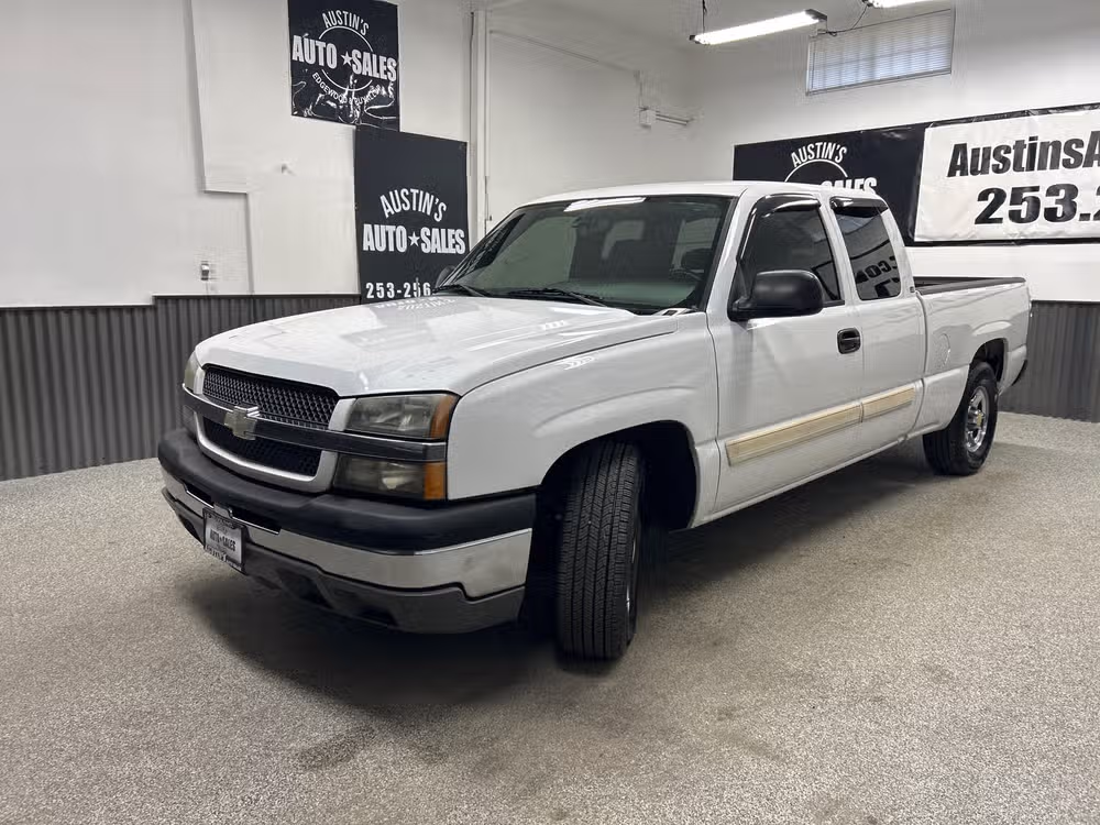 2004 Chevrolet Silverado 1500 LS Extended Cab Image 3