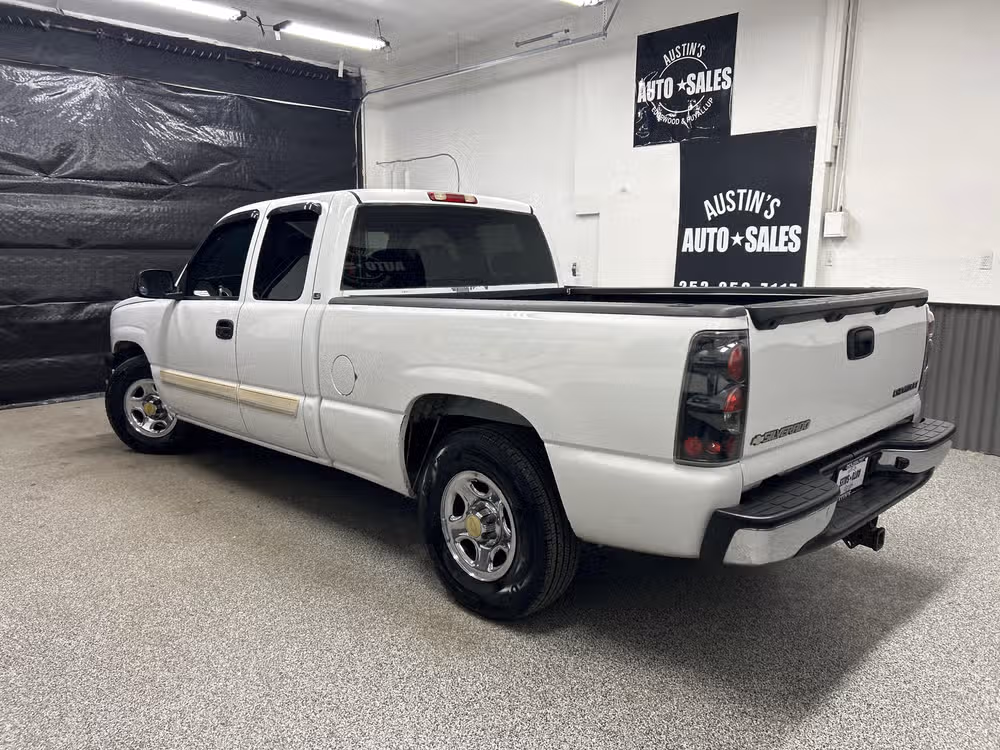 2004 Chevrolet Silverado 1500 LS Extended Cab Image 4
