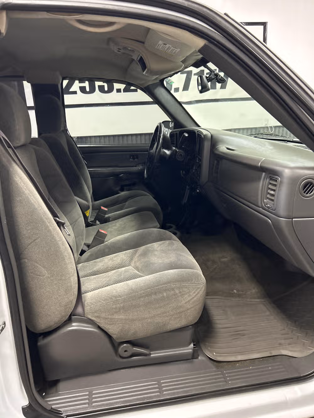 2004 Chevrolet Silverado 1500 LS Extended Cab Image 13