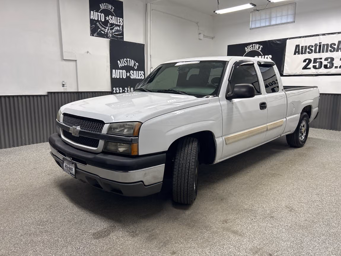 2004 Chevrolet Silverado 1500 LS Extended Cab Image 3