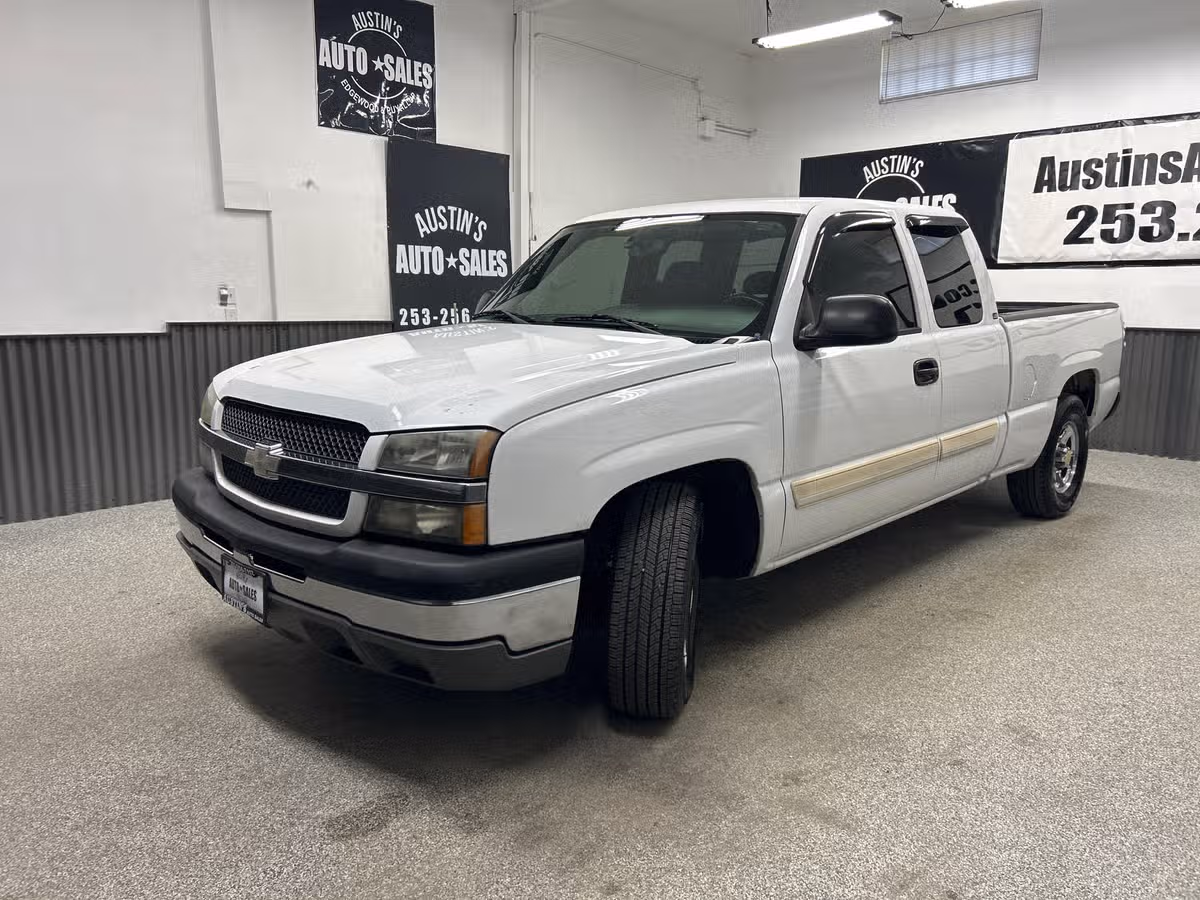2004 Chevrolet Silverado 1500 LS Extended Cab Image 3