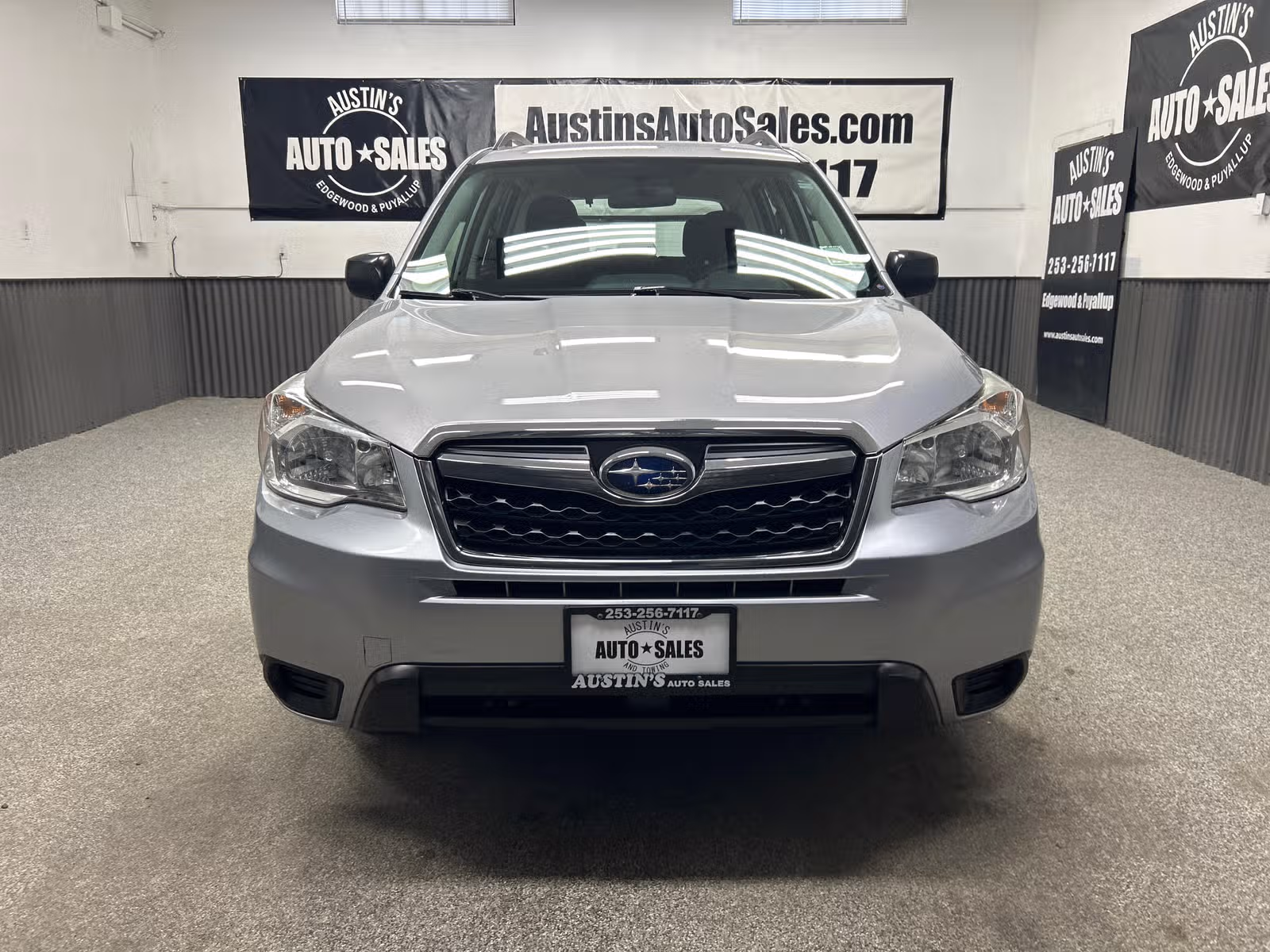 2016 Subaru Forester 2.5i Crossover Upper Image 2