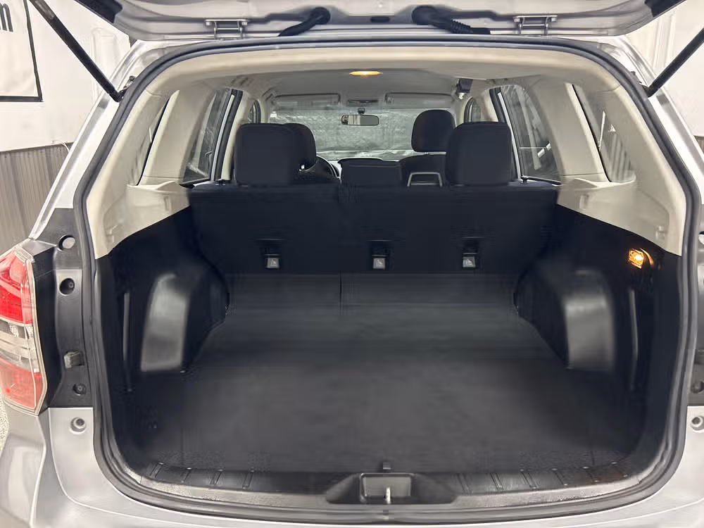 2016 Subaru Forester 2.5i Crossover Image 12