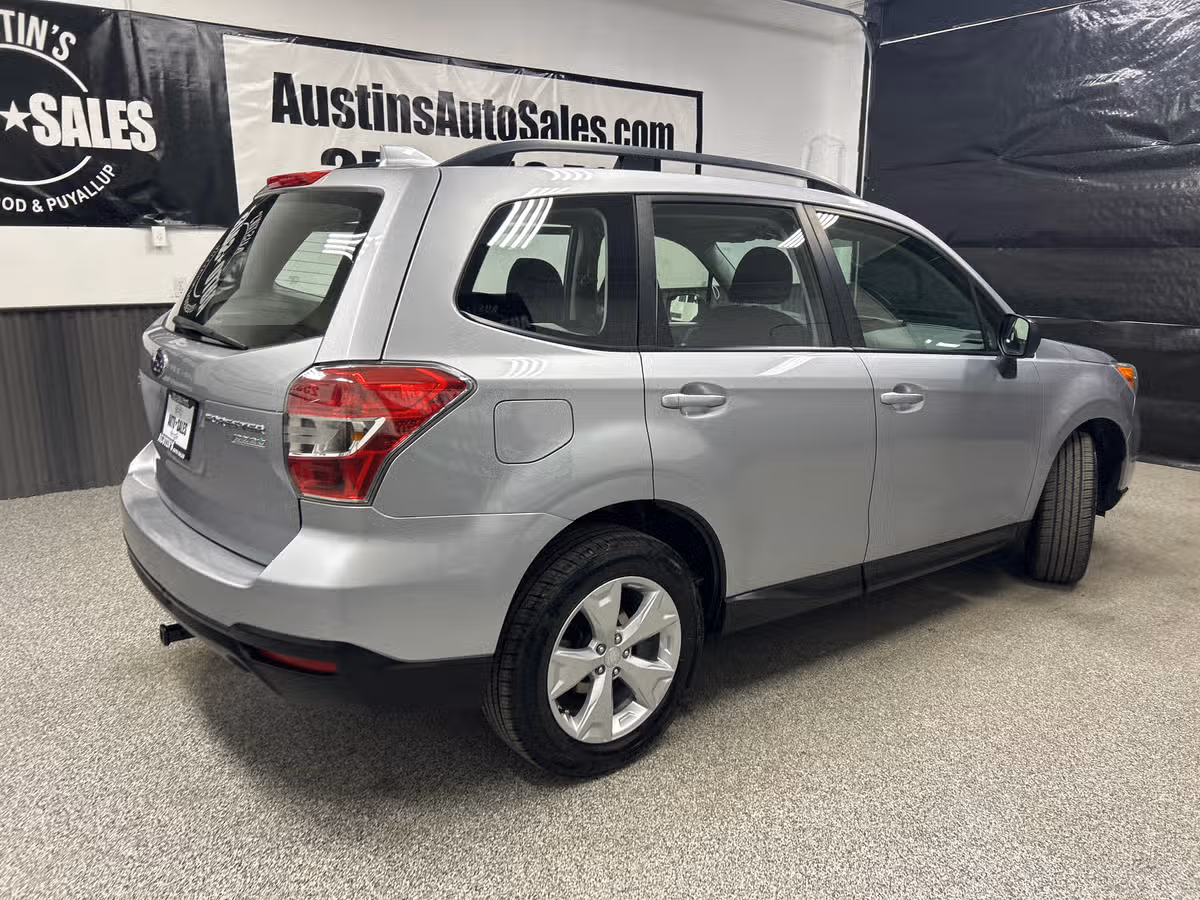 2016 Subaru Forester 2.5i Crossover Image 6