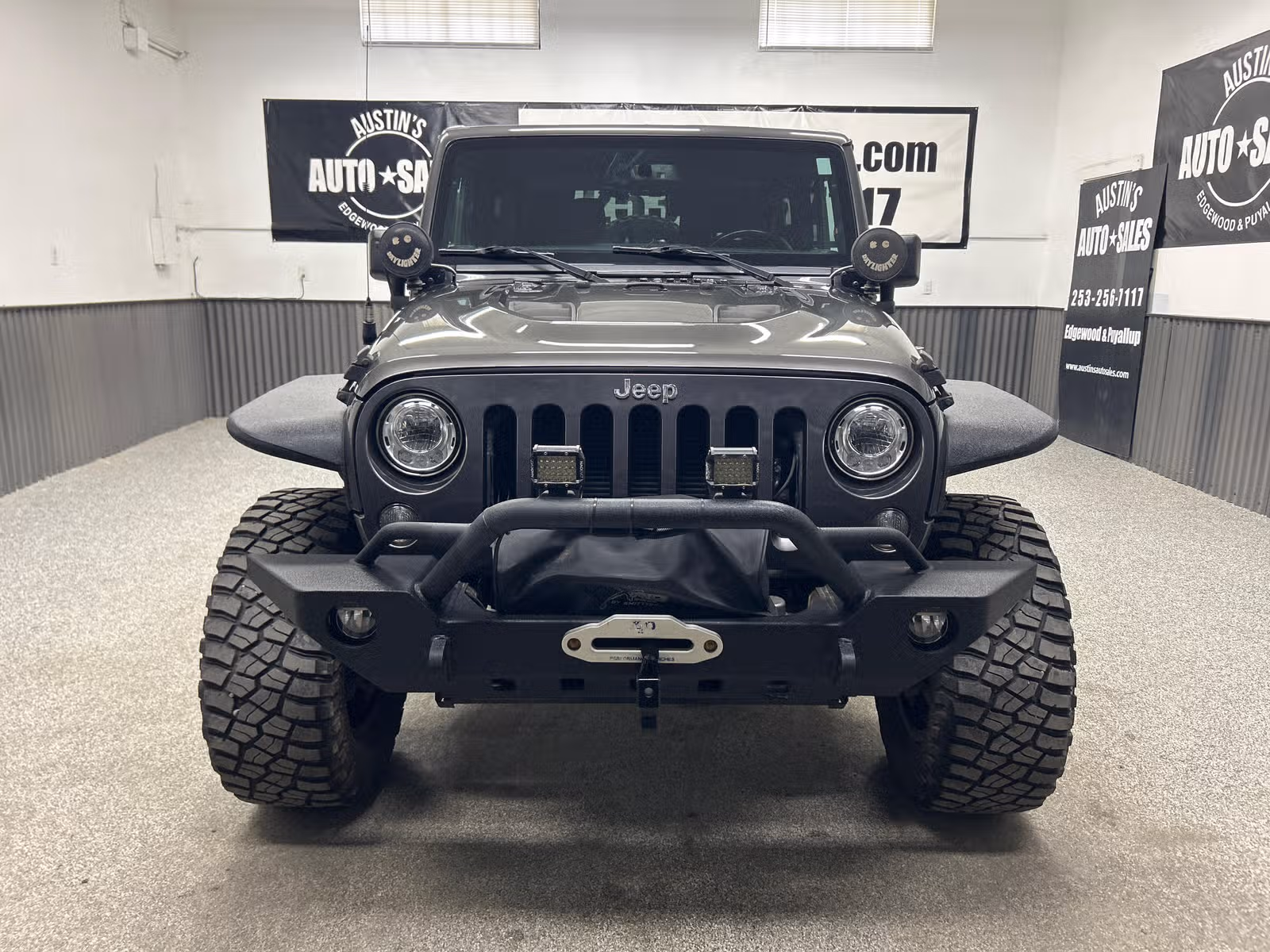2017 Jeep Wrangler Rubicon Upper Image 2