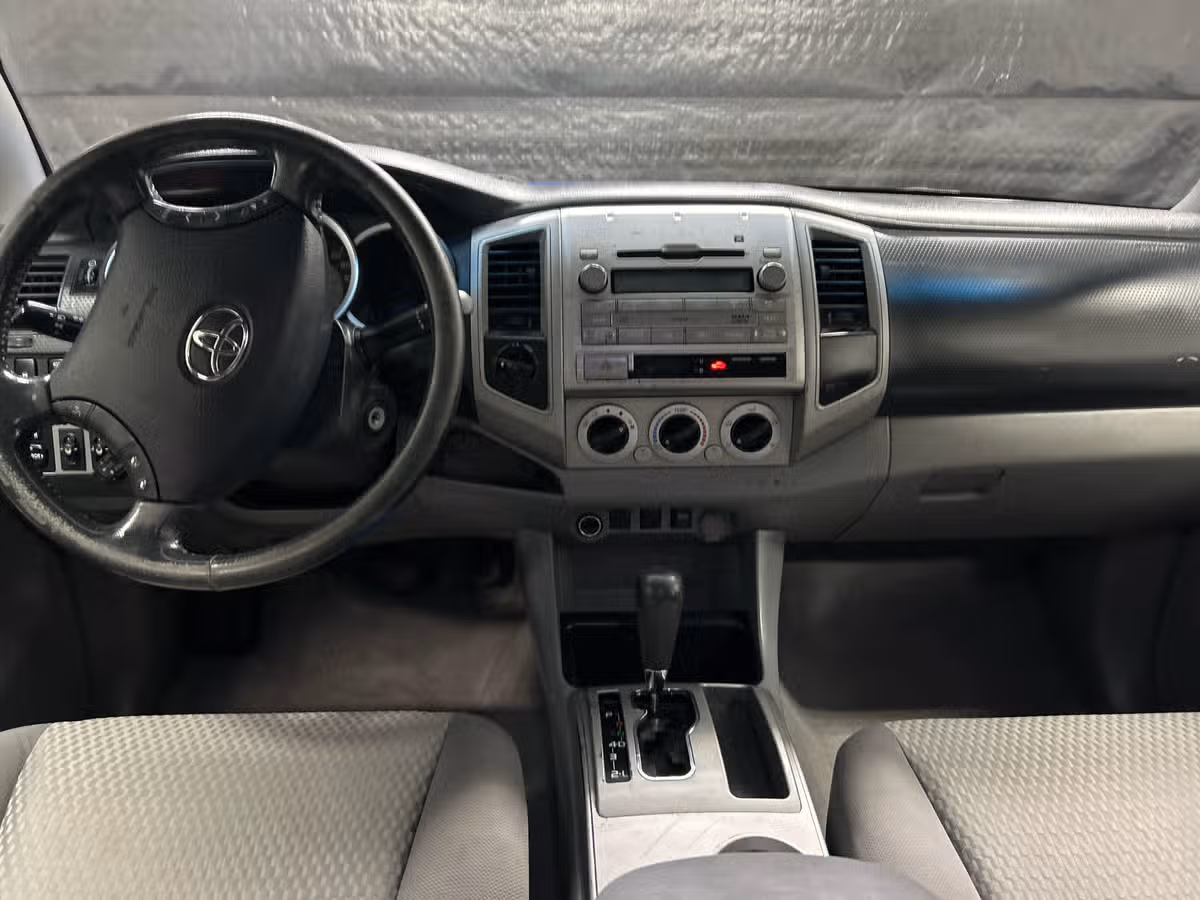 2011 Toyota Tacoma V6 Double Cab Image 11