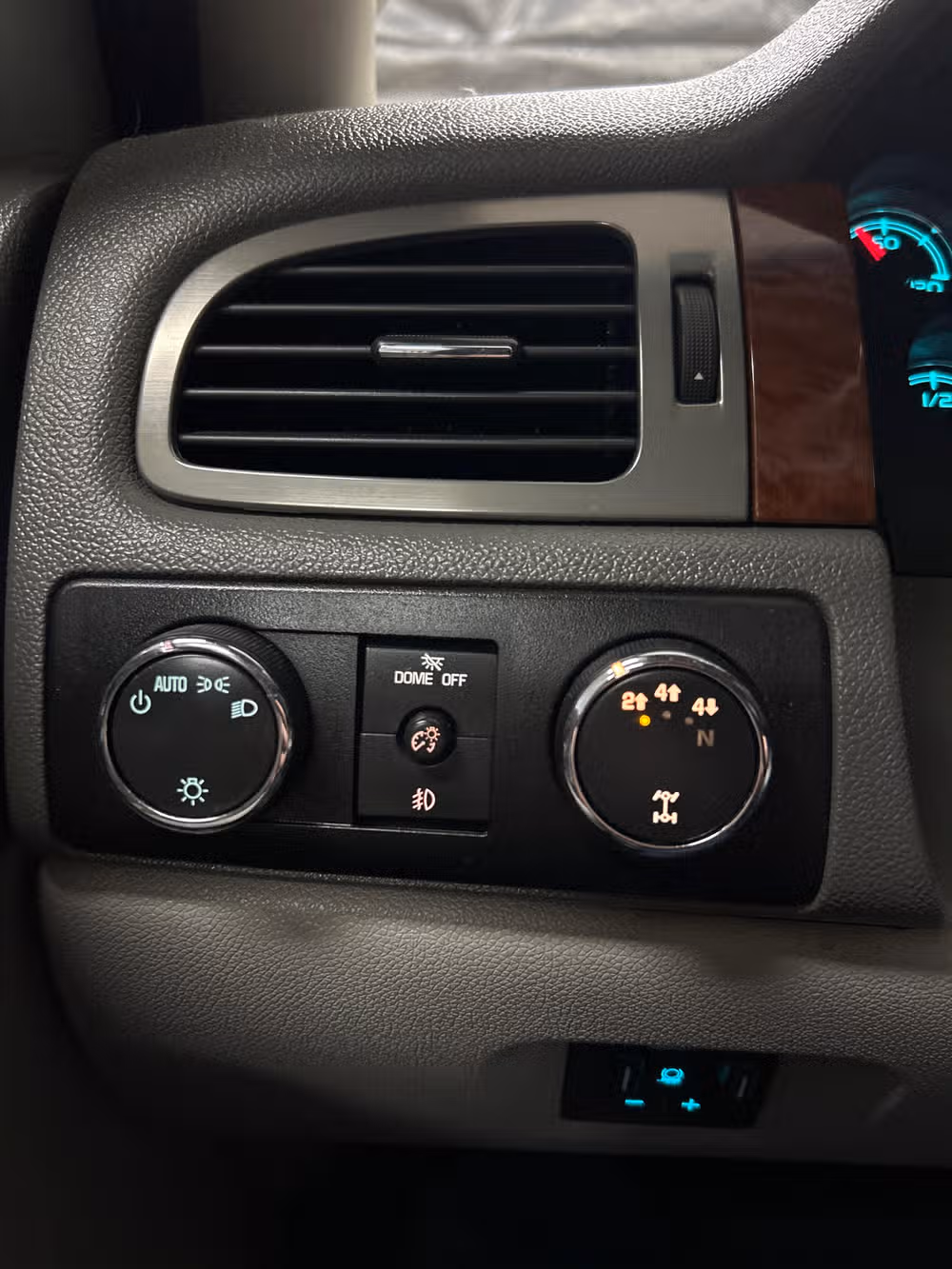 2008 GMC Sierra 2500HD SLT Crew Cab Image 14