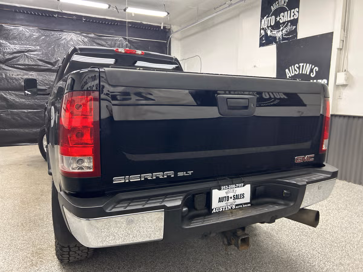 2008 GMC Sierra 2500HD SLT Crew Cab Image 5
