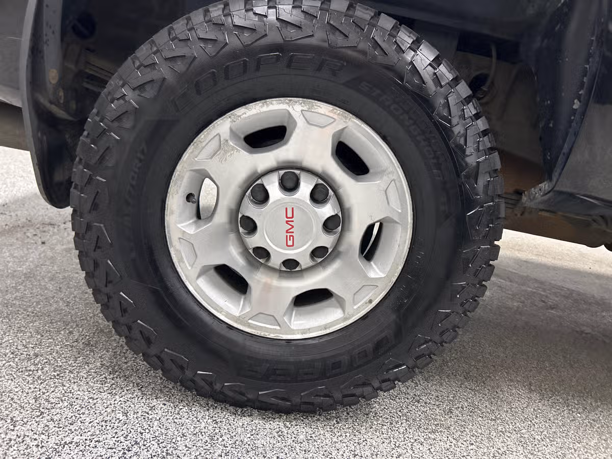 2008 GMC Sierra 2500HD SLT Crew Cab Image 7