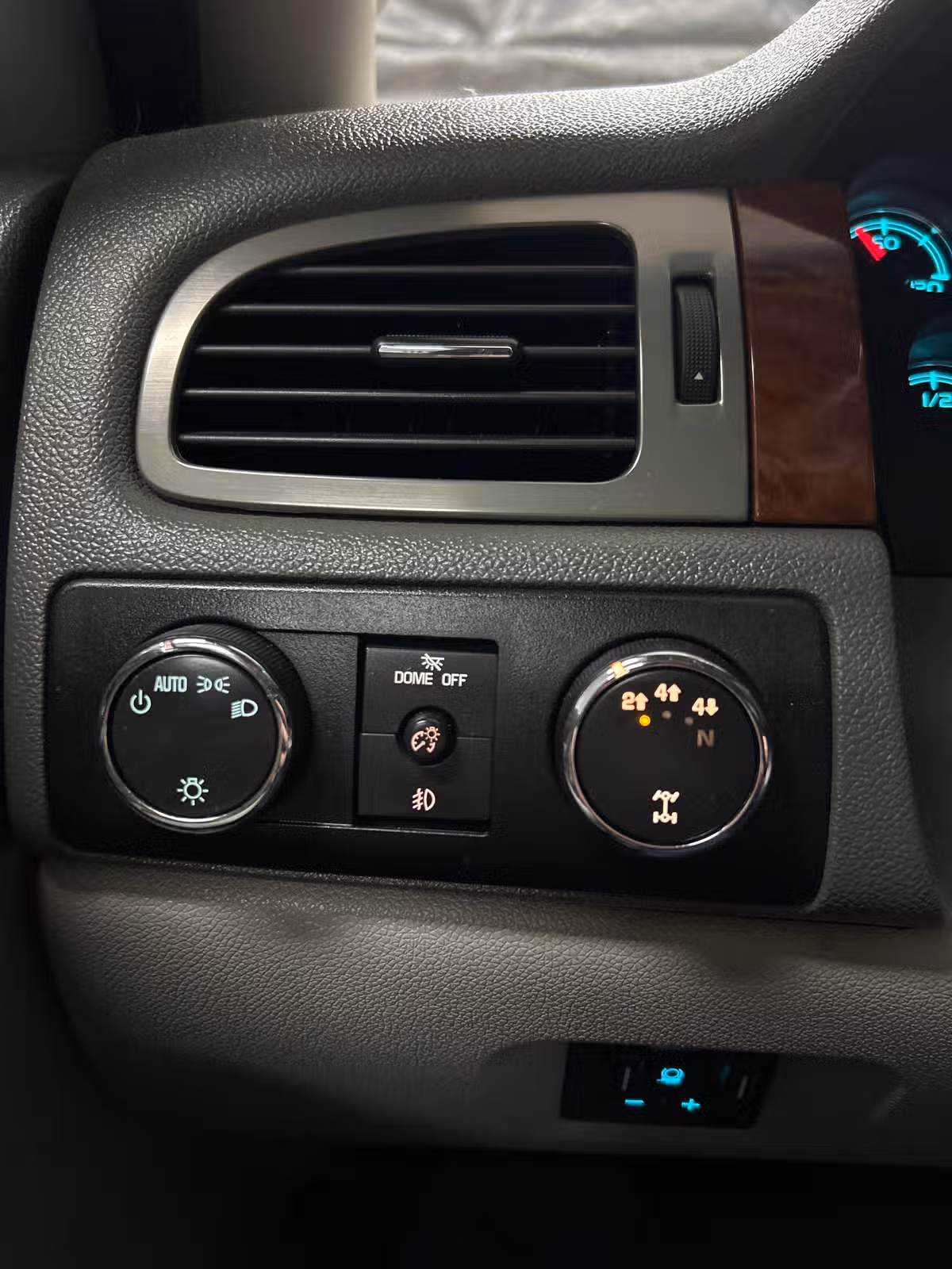 2008 GMC Sierra 2500HD SLT Crew Cab Image 14