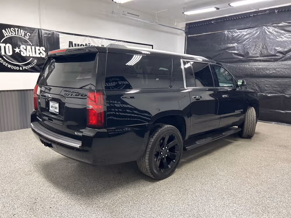 2017 Chevrolet Suburban Premier Image 6