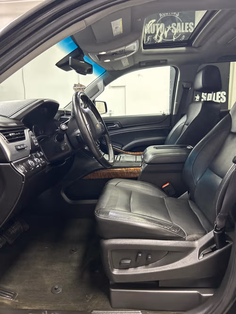 2017 Chevrolet Suburban Premier Image 8