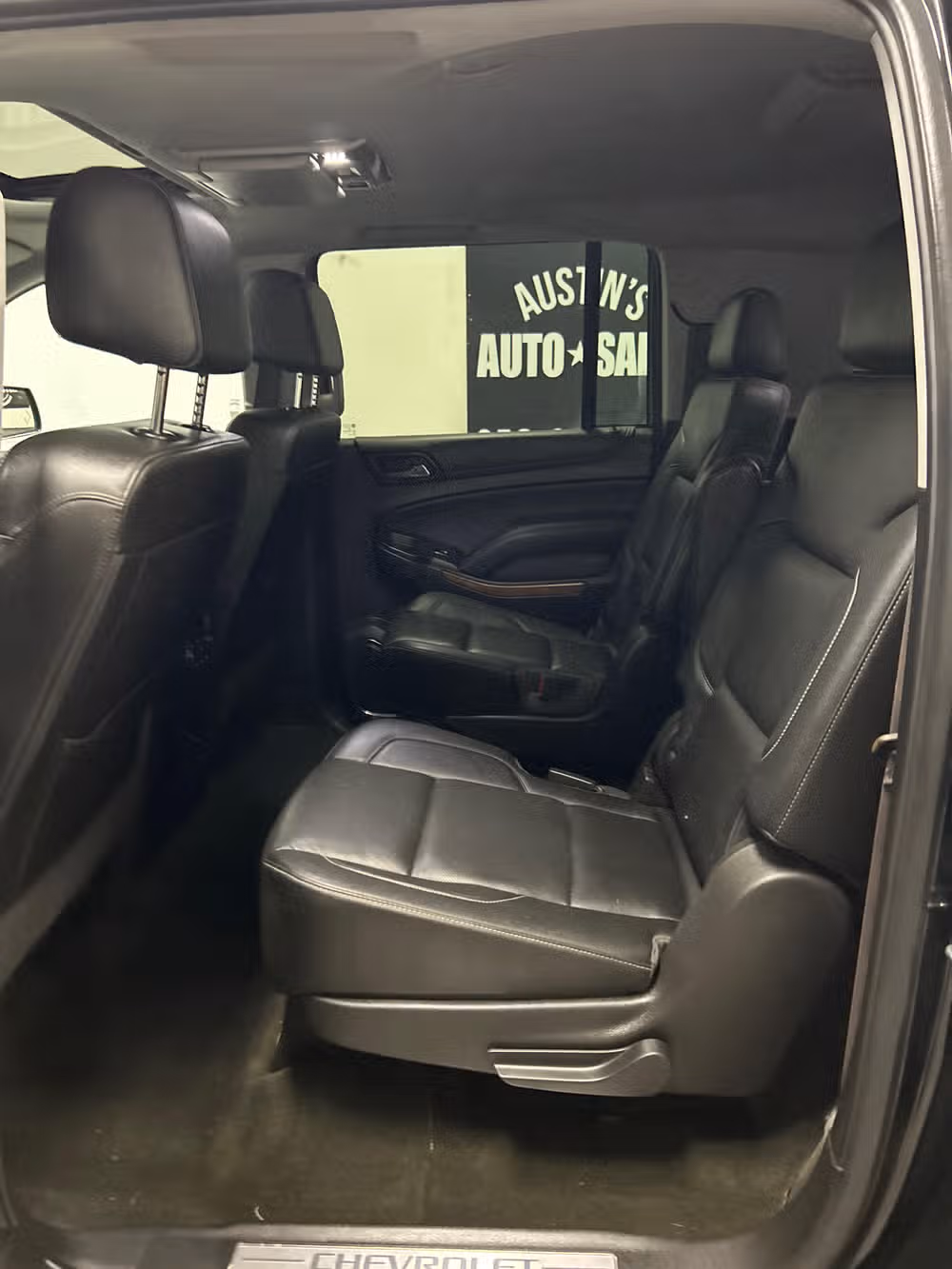 2017 Chevrolet Suburban Premier Image 10