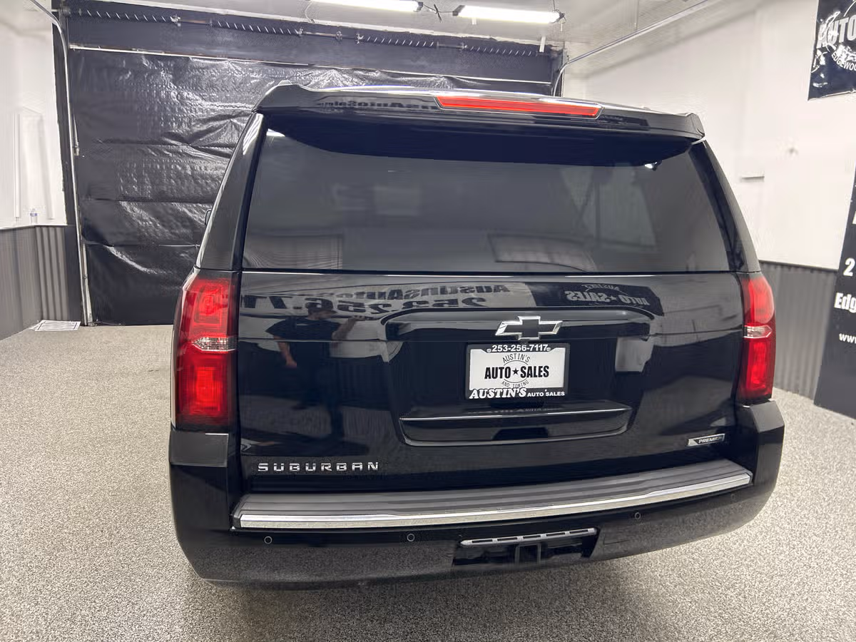 2017 Chevrolet Suburban Premier Image 5