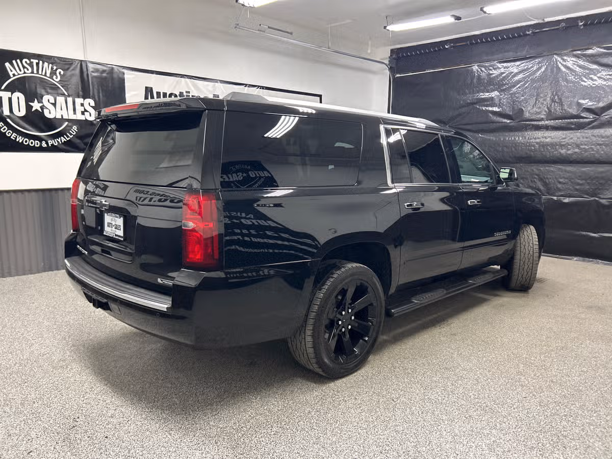 2017 Chevrolet Suburban Premier Image 6