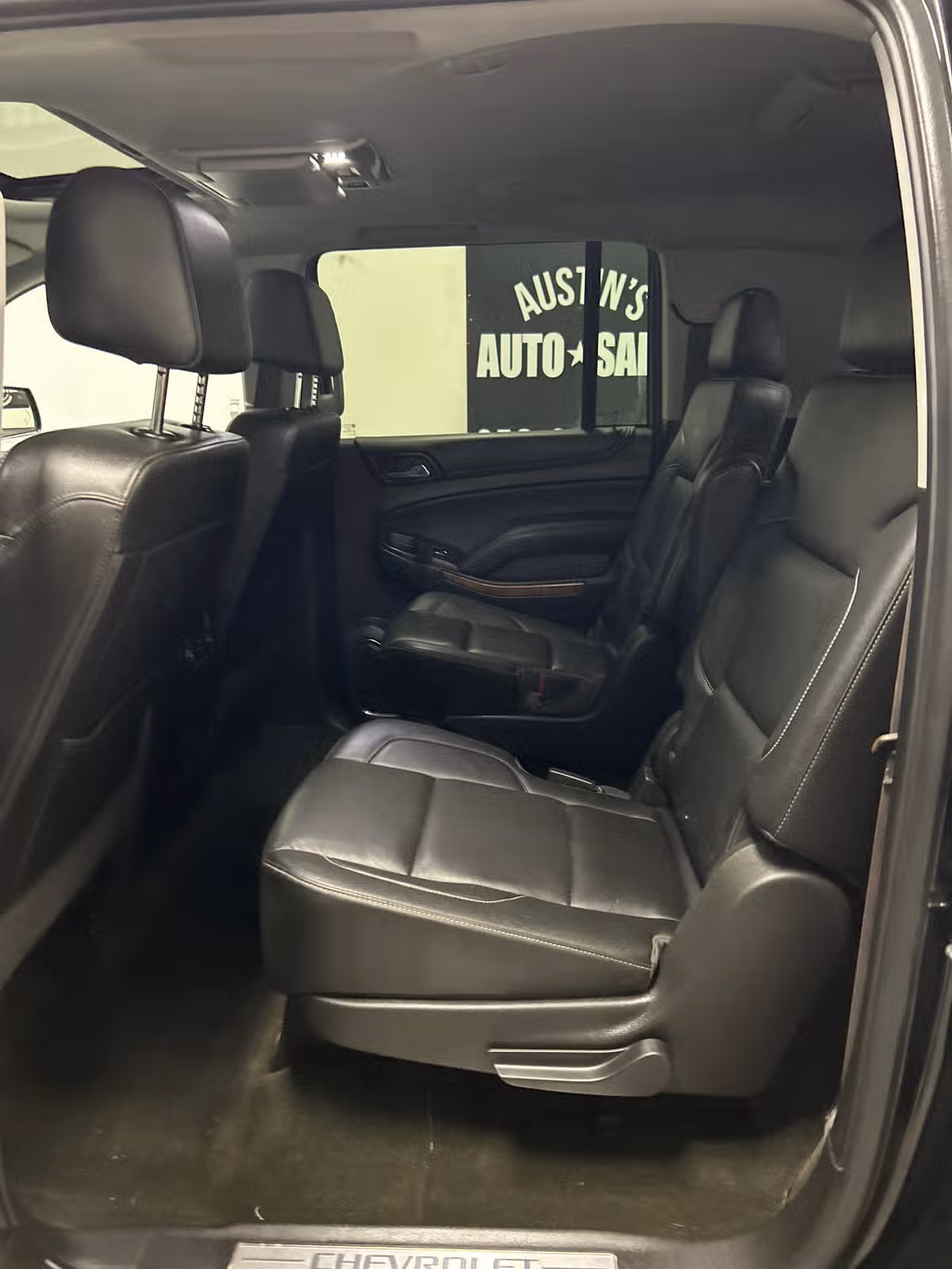 2017 Chevrolet Suburban Premier Image 10