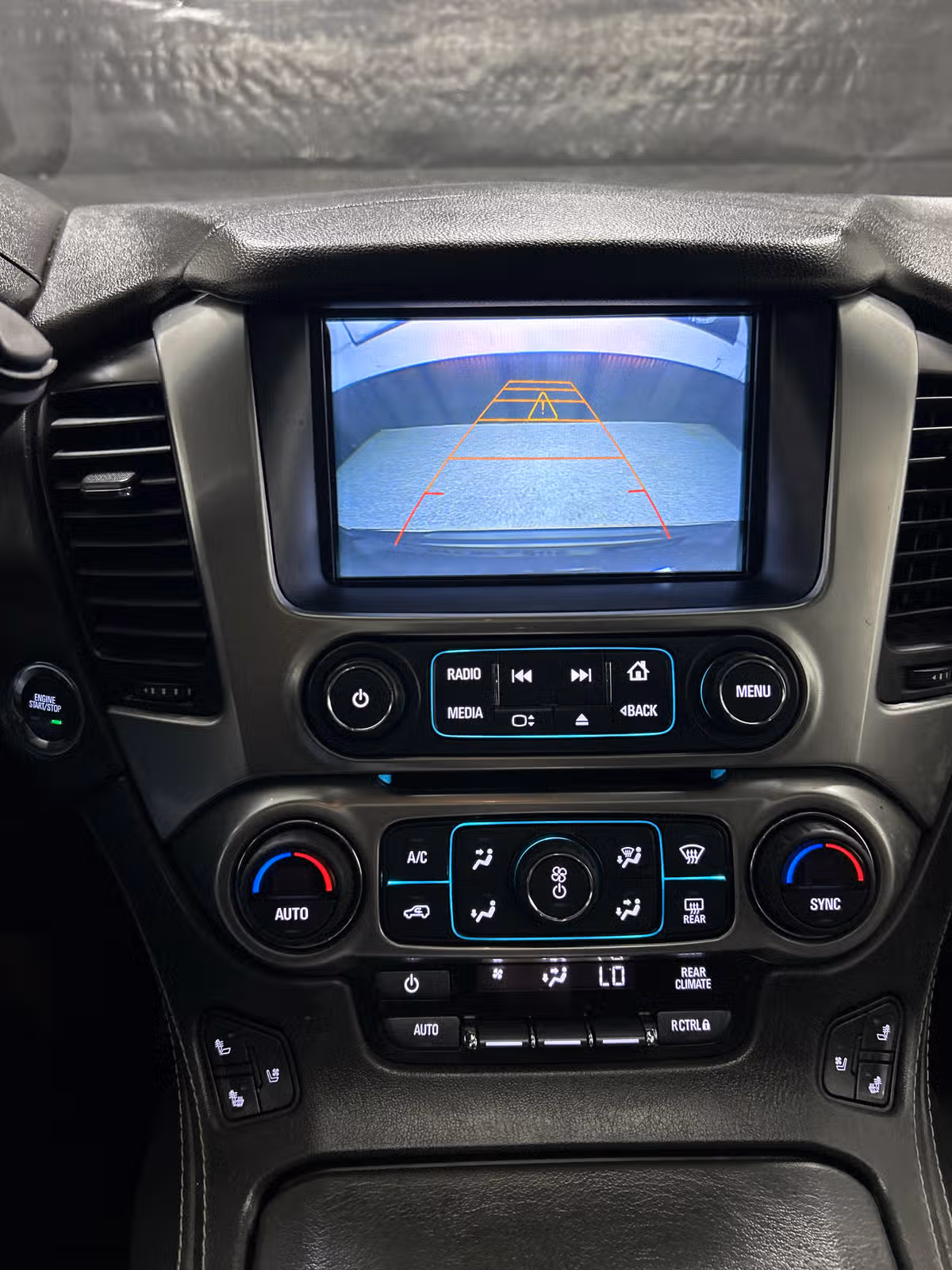 2017 Chevrolet Suburban Premier Image 18