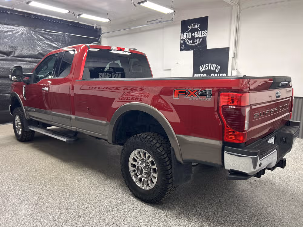 2021 Ford F-350 Super Duty Lariat SuperCab Lower Image 2