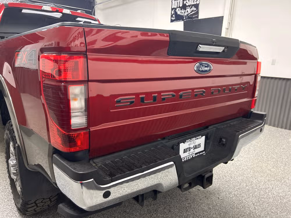 2021 Ford F-350 Super Duty Lariat SuperCab Lower Image 3