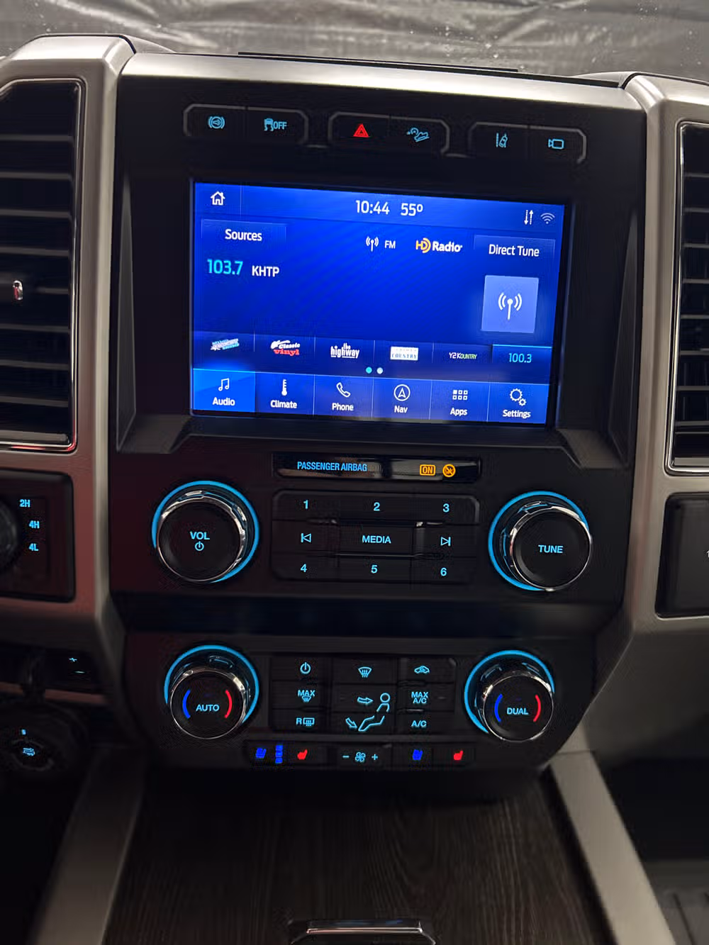 2021 Ford F-350 Super Duty Lariat SuperCab Image 17