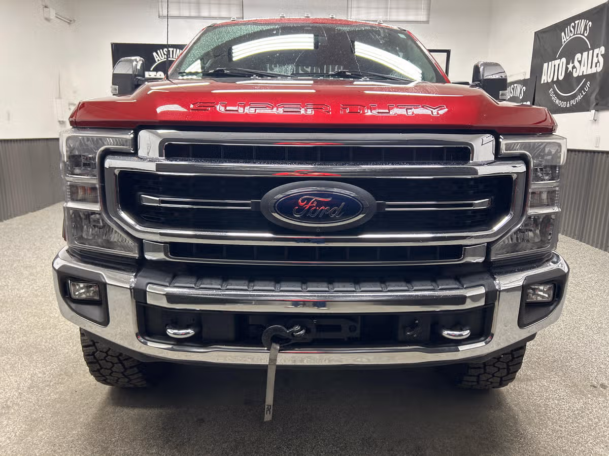 2021 Ford F-350 Super Duty Lariat SuperCab Image 2
