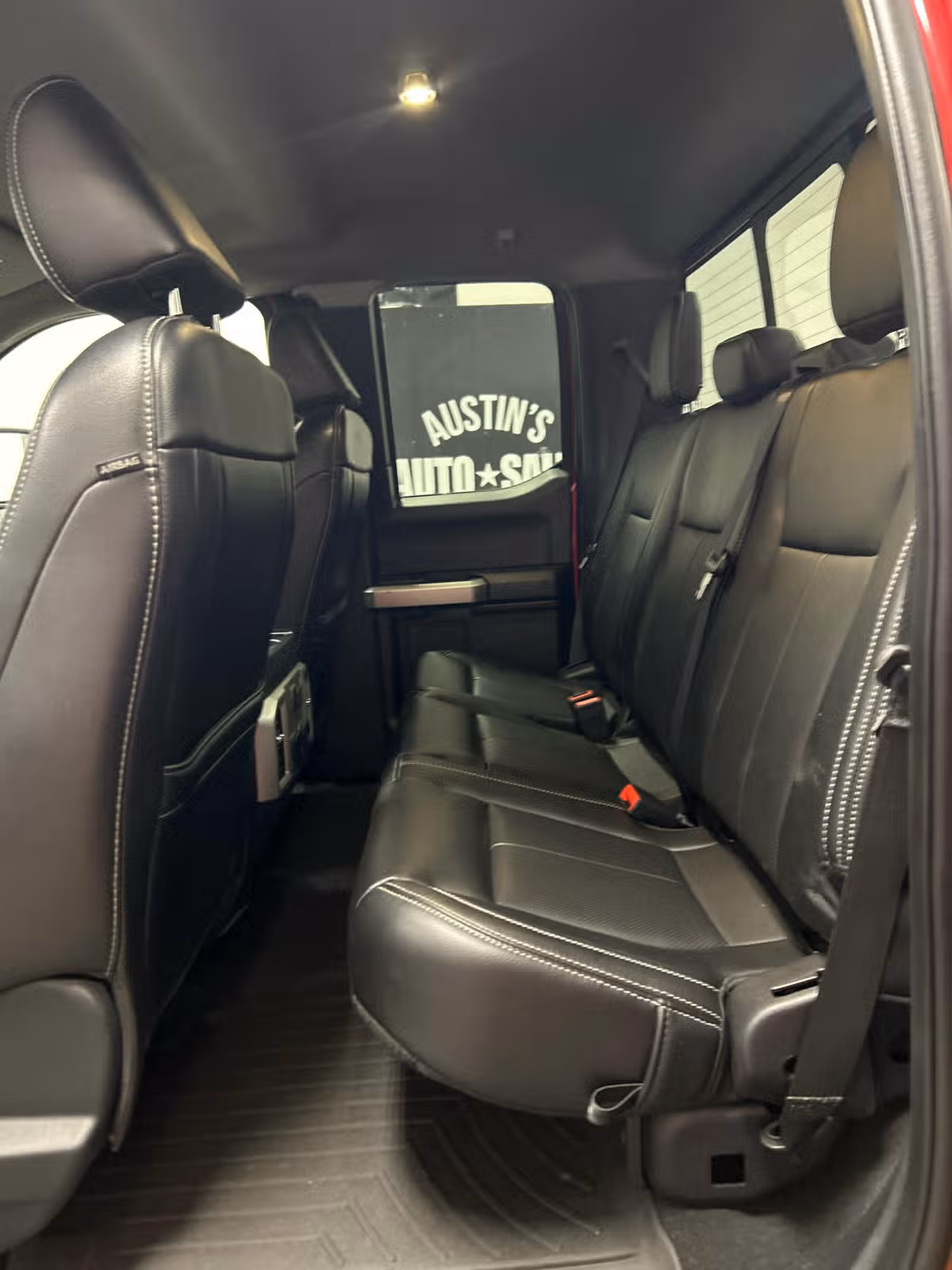 2021 Ford F-350 Super Duty Lariat SuperCab Image 11
