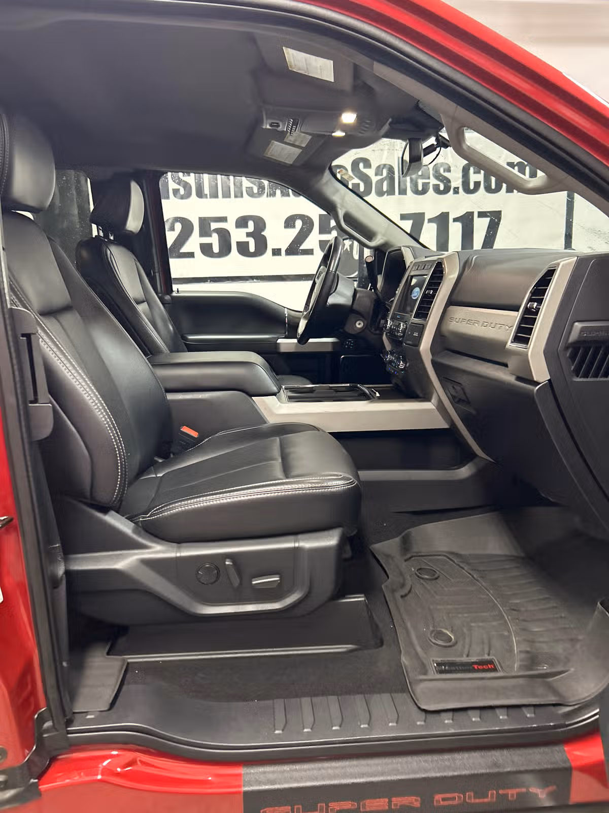 2021 Ford F-350 Super Duty Lariat SuperCab Image 13