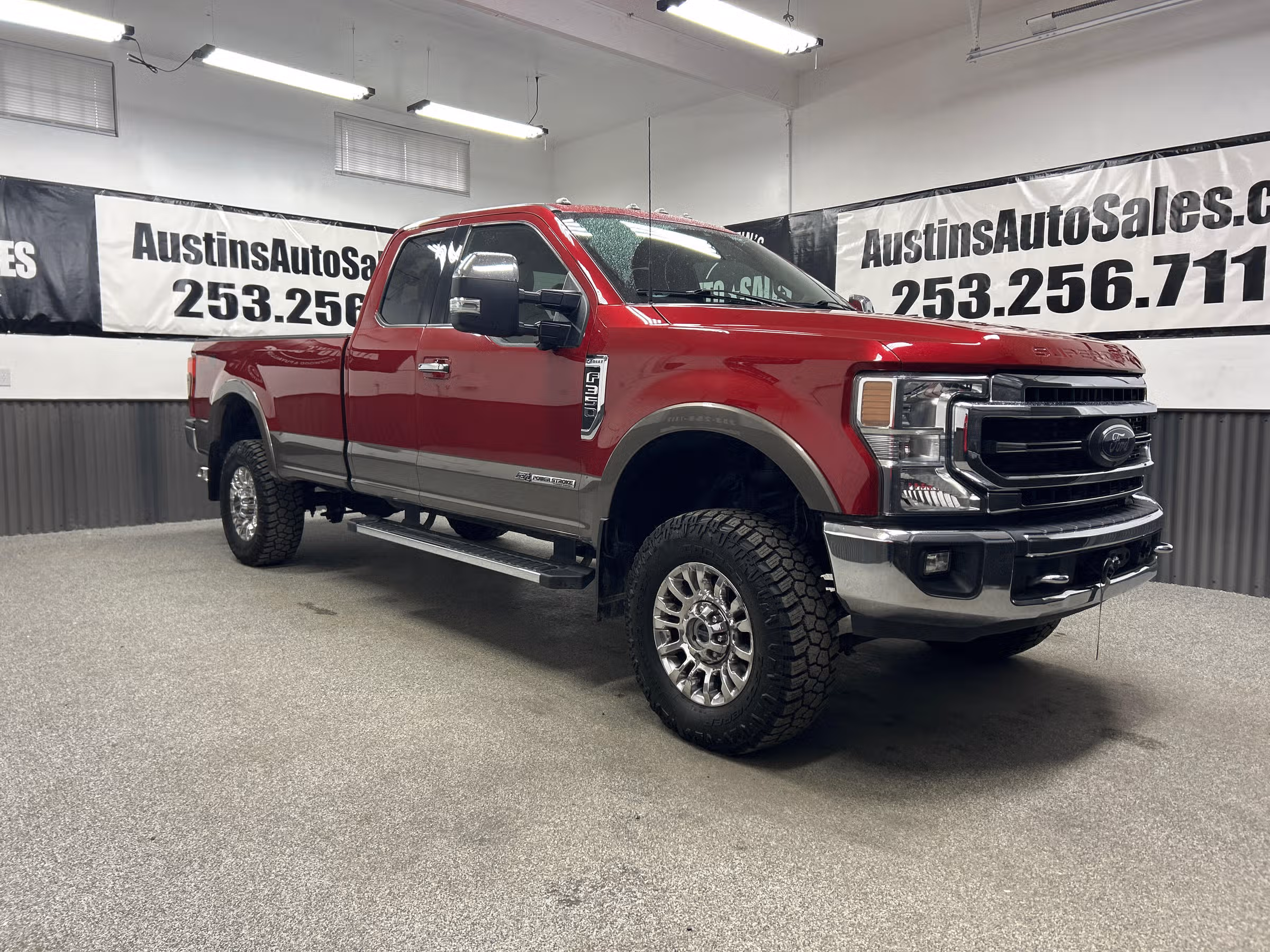 2021 Ford F-350 Super Duty Lariat SuperCab Image 1