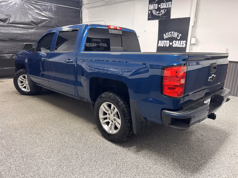 2017 Chevrolet Silverado 1500 LT Z71 Crew Cab Lower Image 2