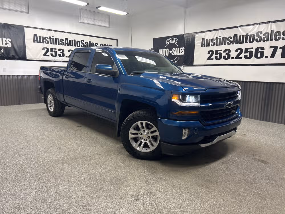 12199 - 2017 Chevrolet Silverado 1500 LT Z71 Crew Cab