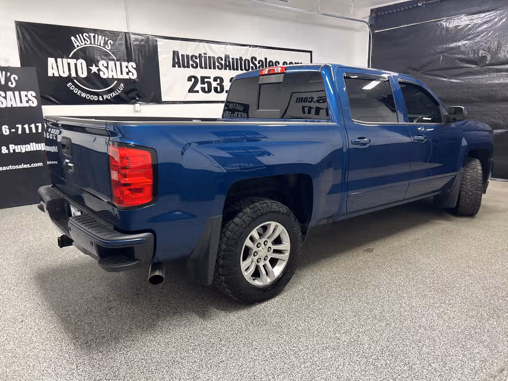 2017 Chevrolet Silverado 1500 LT Z71 Crew Cab Image 6