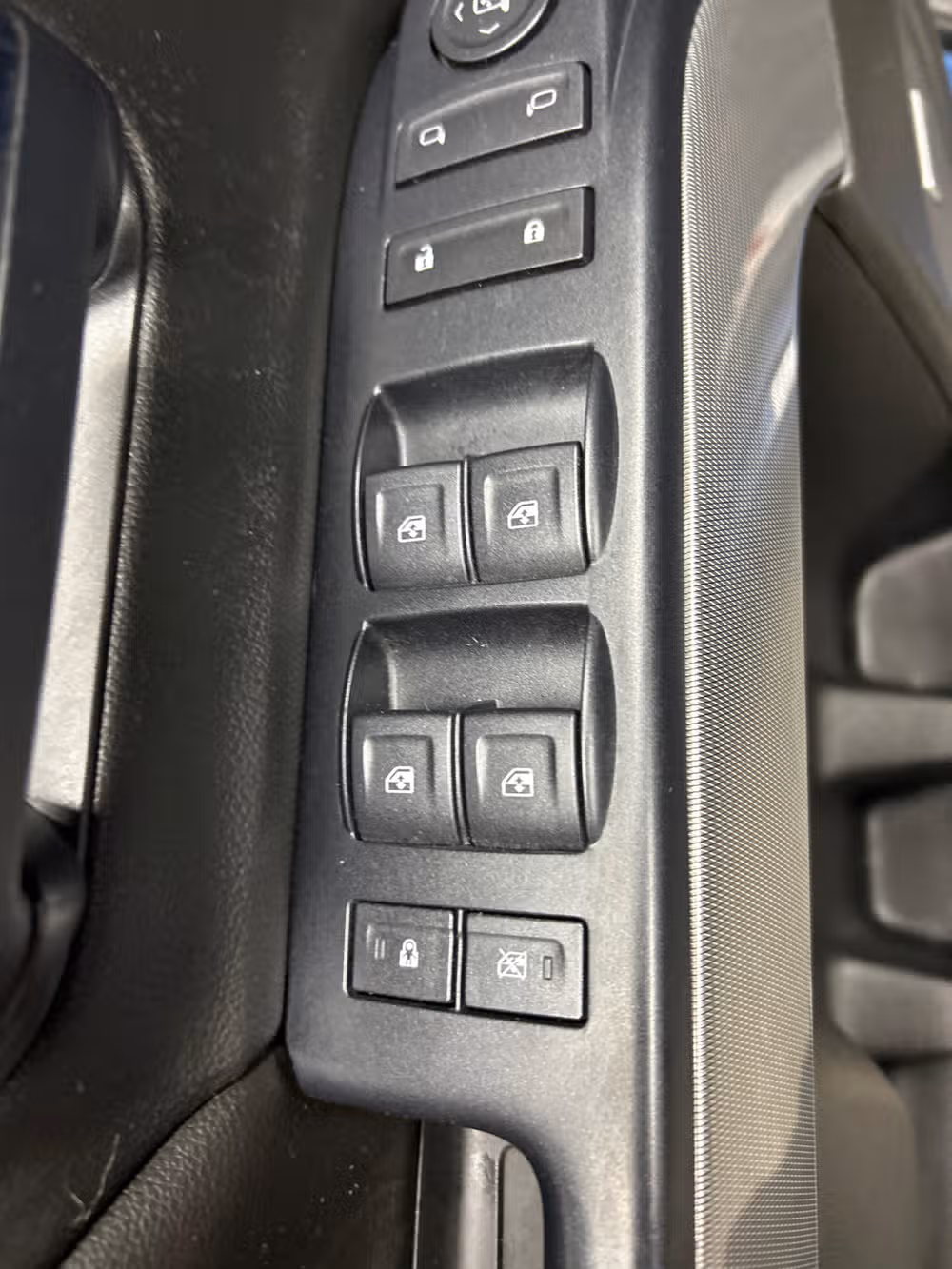 2017 Chevrolet Silverado 1500 LT Z71 Crew Cab Image 9