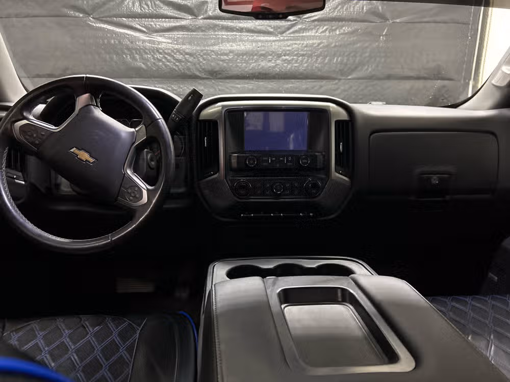 2017 Chevrolet Silverado 1500 LT Z71 Crew Cab Image 11