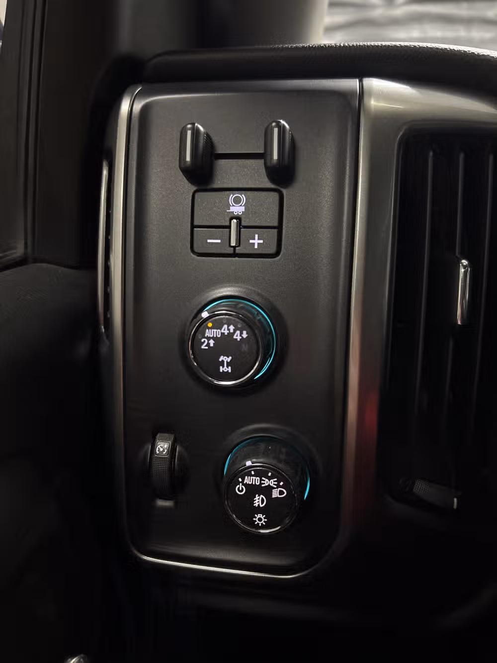 2017 Chevrolet Silverado 1500 LT Z71 Crew Cab Image 14