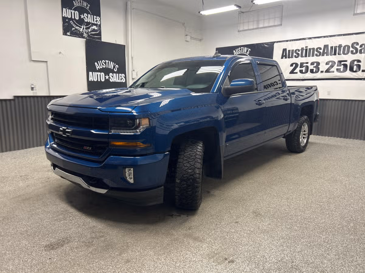 2017 Chevrolet Silverado 1500 LT Z71 Crew Cab Image 3