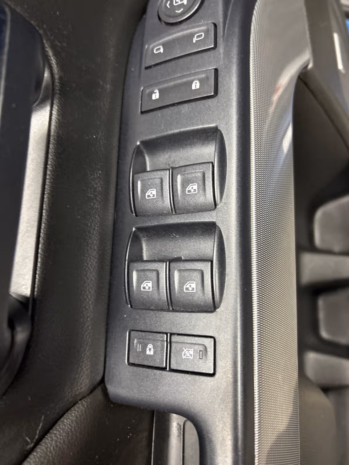2017 Chevrolet Silverado 1500 LT Z71 Crew Cab Image 9