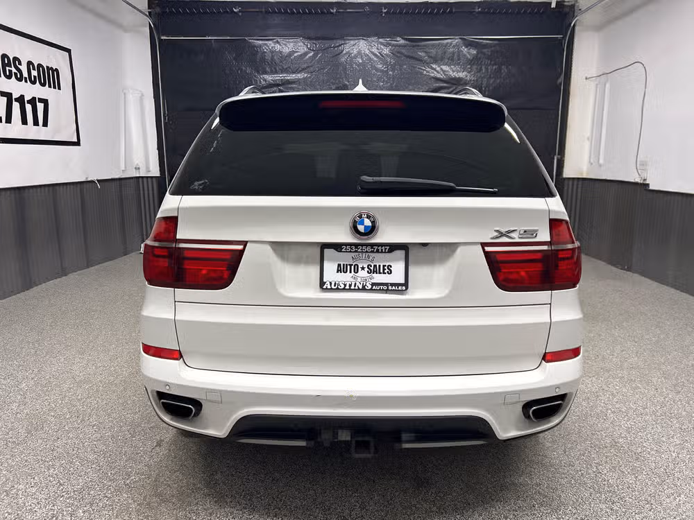 2011 BMW X5 xDrive50i Lower Image 3