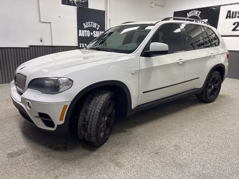2011 BMW X5 xDrive50i Image 3