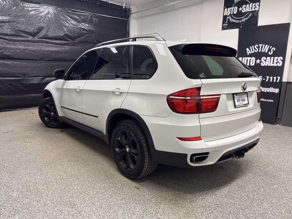 2011 BMW X5 xDrive50i Image 4