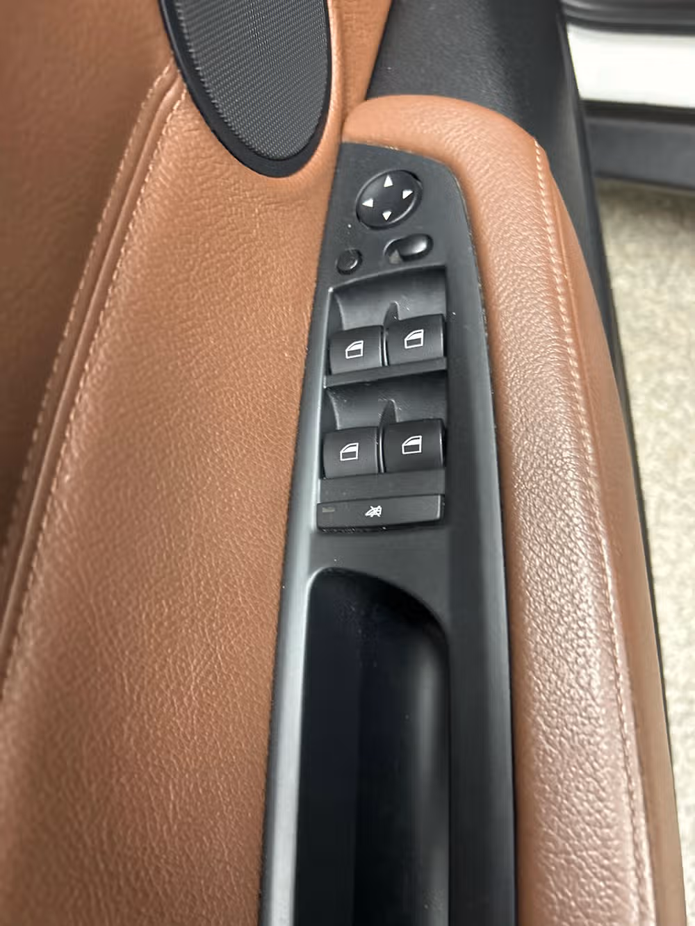 2011 BMW X5 xDrive50i Image 9