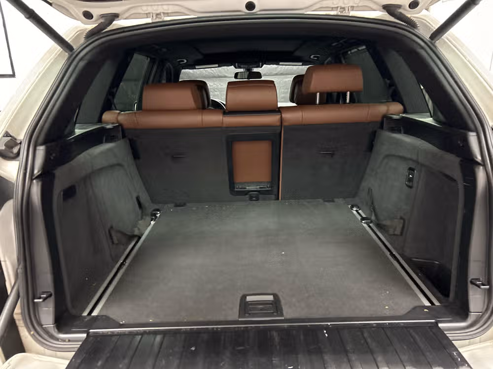2011 BMW X5 xDrive50i Image 12