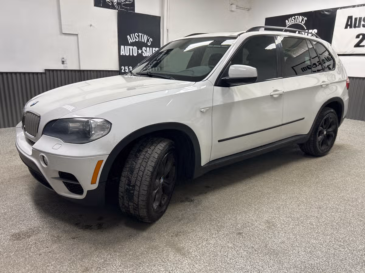 2011 BMW X5 xDrive50i Image 3