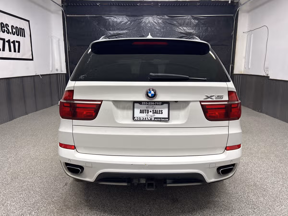 2011 BMW X5 xDrive50i Image 5